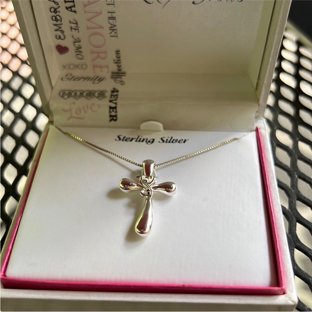 Sterling Silver Cross Pendant Necklace - Shiny Silver
